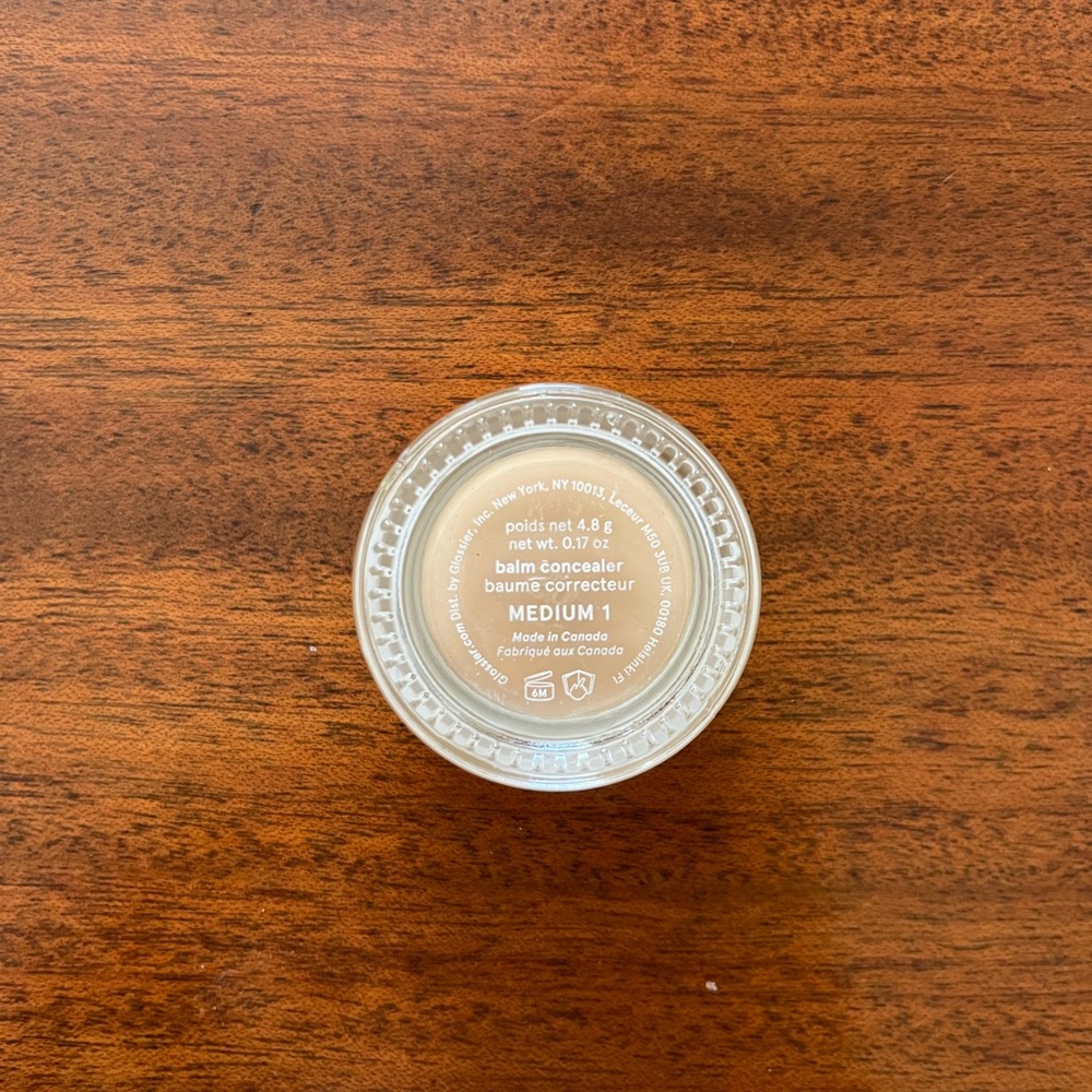 Glossier Stretch Concealer - Medium 1 - New - Picture 3 of 5